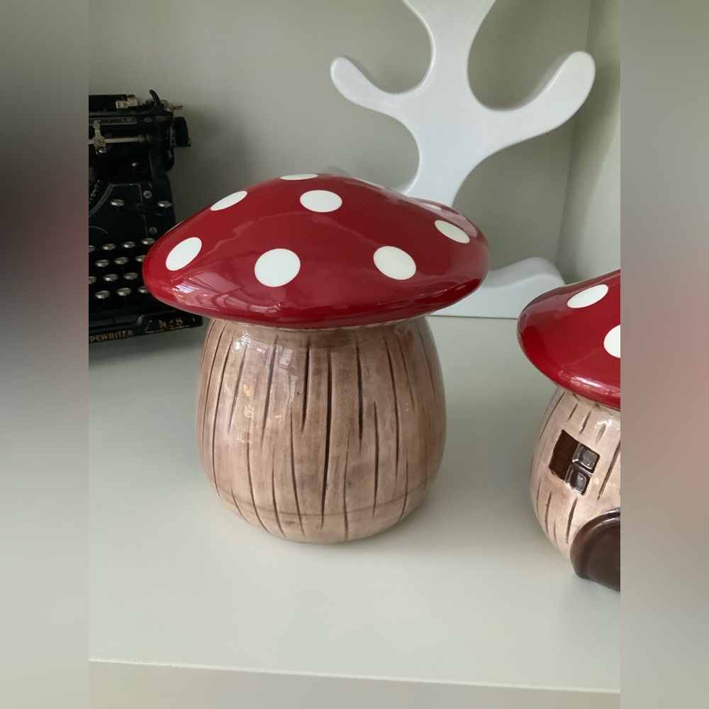 Mushroom Whimsical B HARBOUR Ceramic Canisters X 2 Set Like New Kitchen Home - Picture 5 of 16